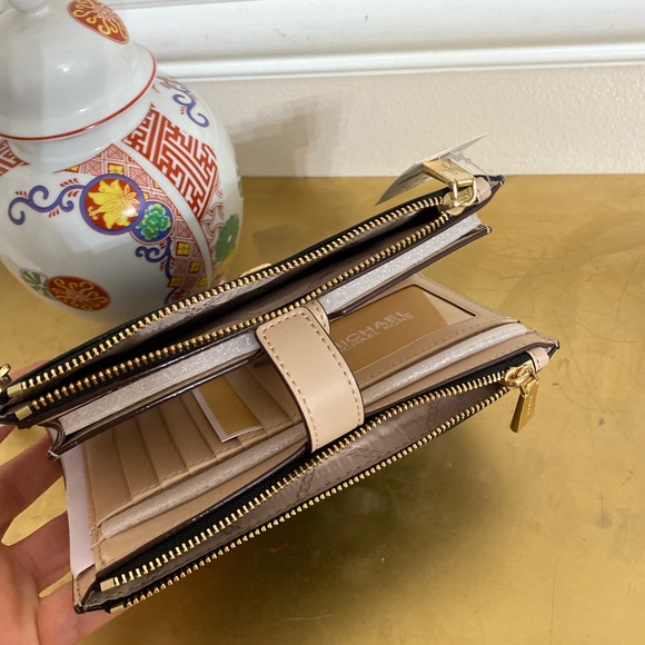 MK Double Zipper Wallet - Picture 6 of 10